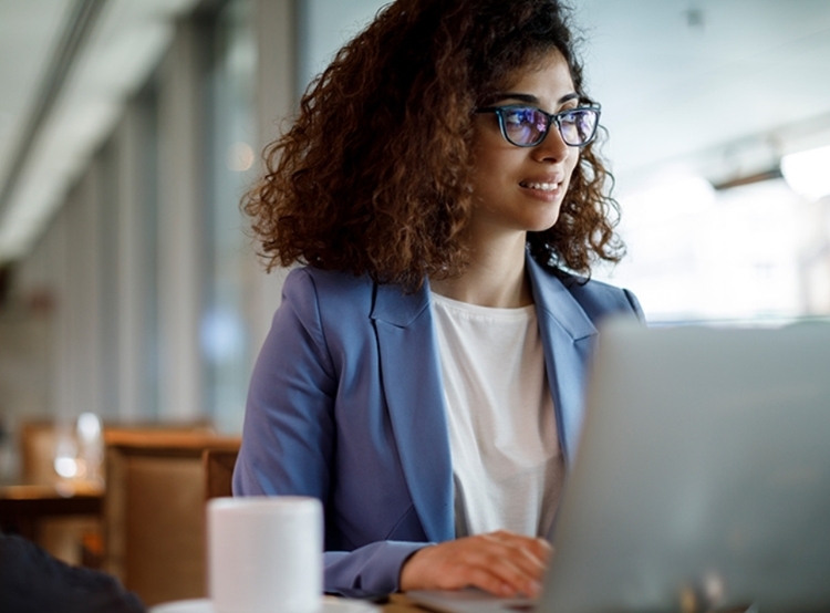 woman at laptop